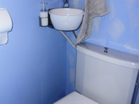 WiCi Mini kleines Becken an praktisch jeder Toilette anpassbar - Herr C (Frankreich - 80)